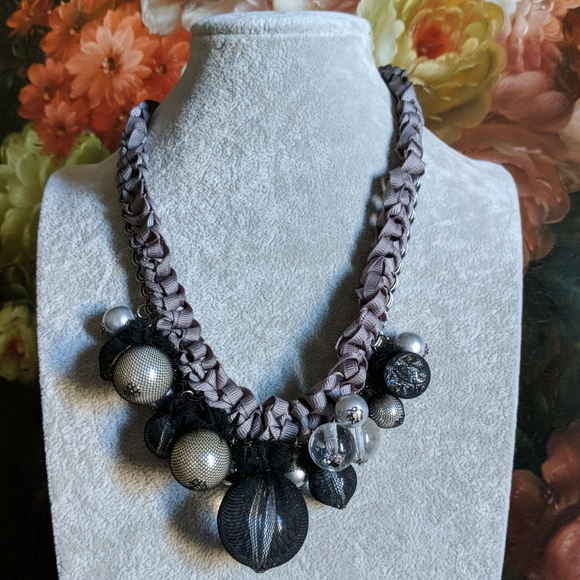 Gray color Cara n.c. necklace - Picture 3 of 10